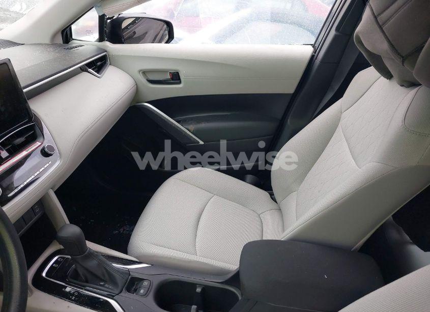 Photo 5 of 2024 Toyota Corolla CROSS L (VIN 7MUAAAAG1RV101003)