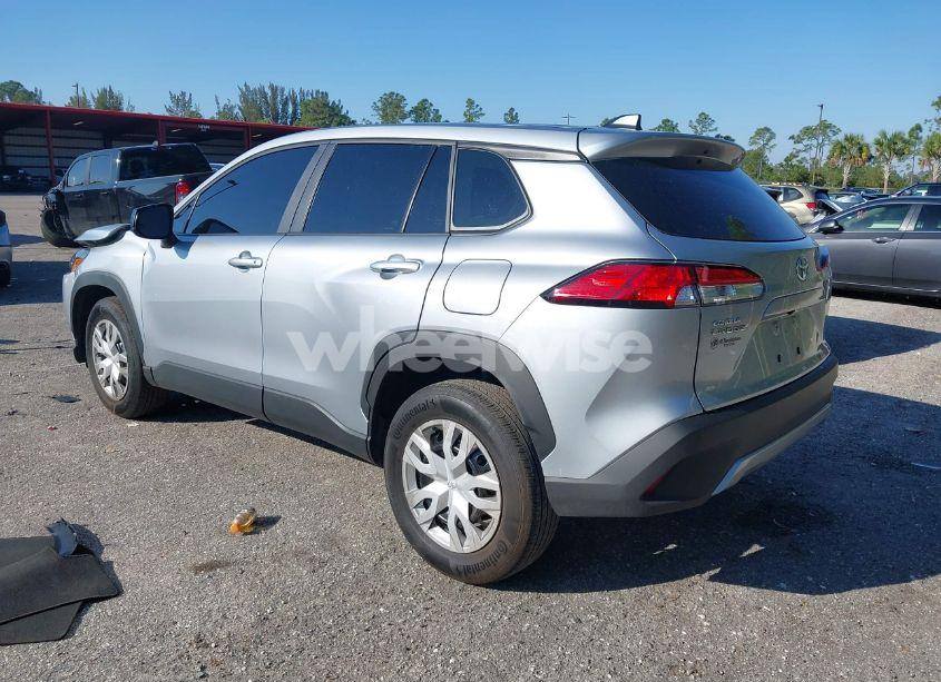 Photo 3 of 2024 Toyota Corolla CROSS L (VIN 7MUAAAAG1RV103480)