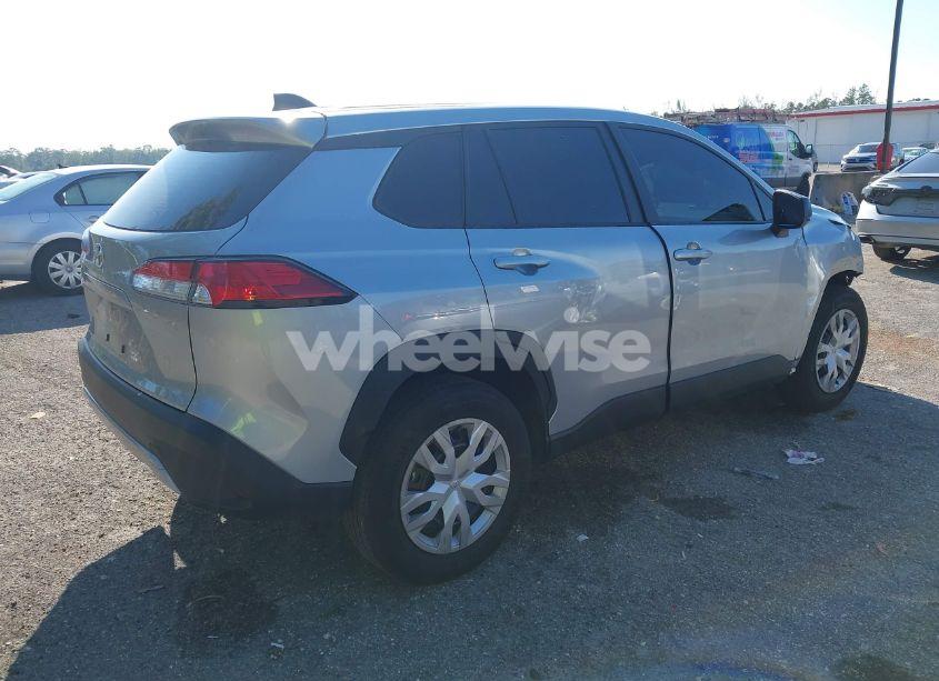 Photo 4 of 2024 Toyota Corolla CROSS L (VIN 7MUAAAAG1RV103480)