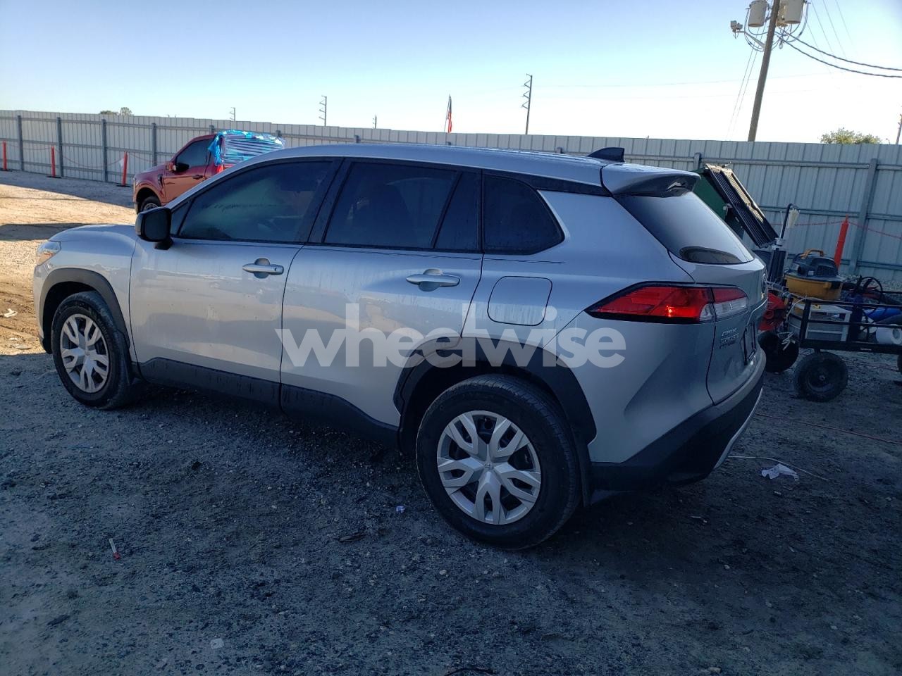 Photo 2 of 2025 TOYOTA COROLLA CROSS L (VIN 7MUAAAAG1SV138946)