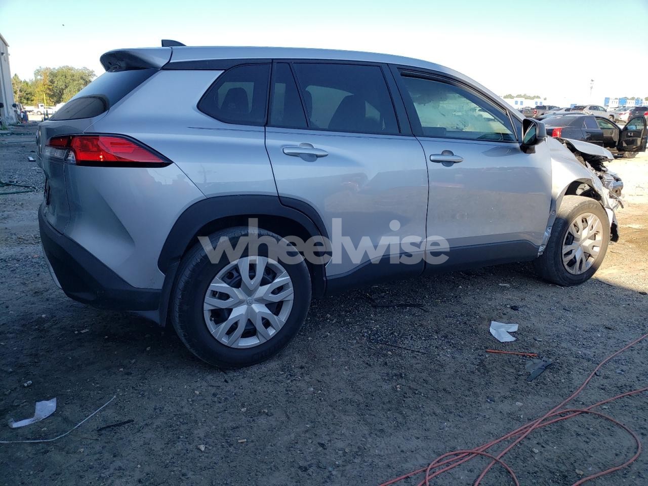 Photo 3 of 2025 TOYOTA COROLLA CROSS L (VIN 7MUAAAAG1SV138946)