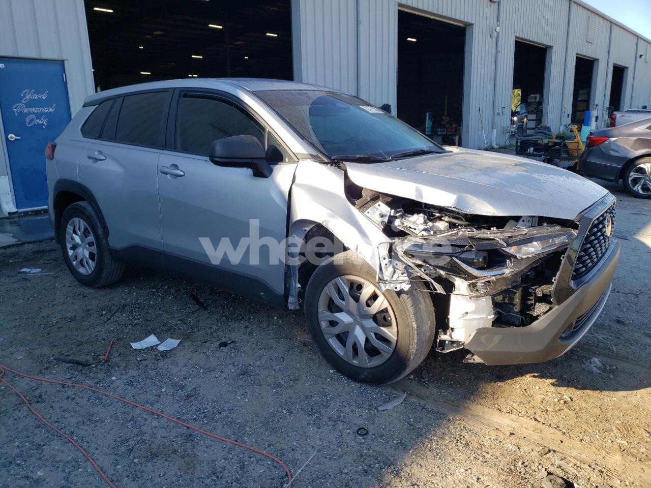 Photo 4 of 2025 TOYOTA COROLLA CROSS L (VIN 7MUAAAAG1SV138946)