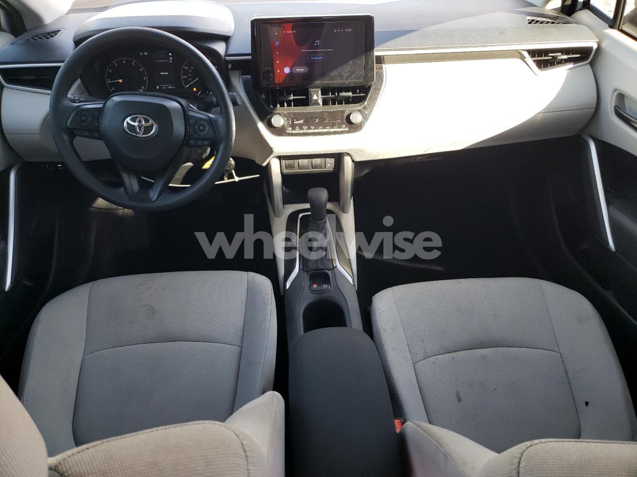 Photo 8 of 2025 TOYOTA COROLLA CROSS L (VIN 7MUAAAAG1SV138946)