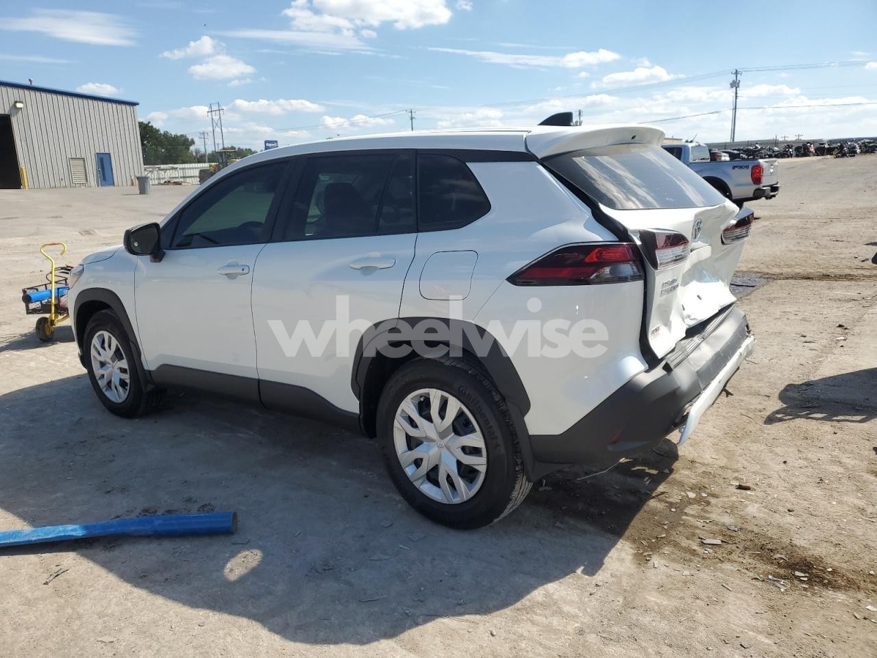 Photo 2 of 2026 TOYOTA COROLLA CR (VIN 7MUAAAAG1TV152833)