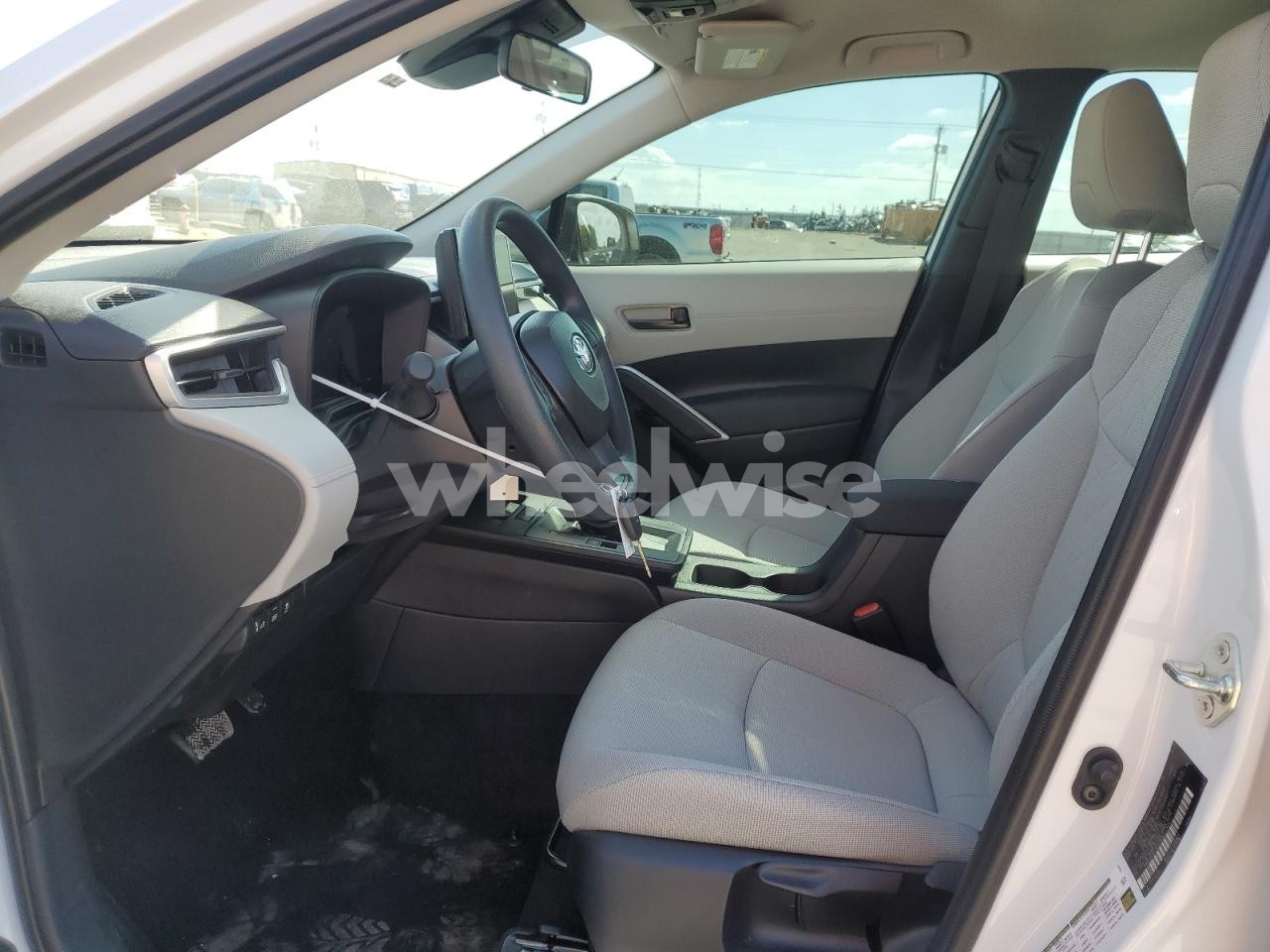 Photo 7 of 2026 TOYOTA COROLLA CR (VIN 7MUAAAAG1TV152833)