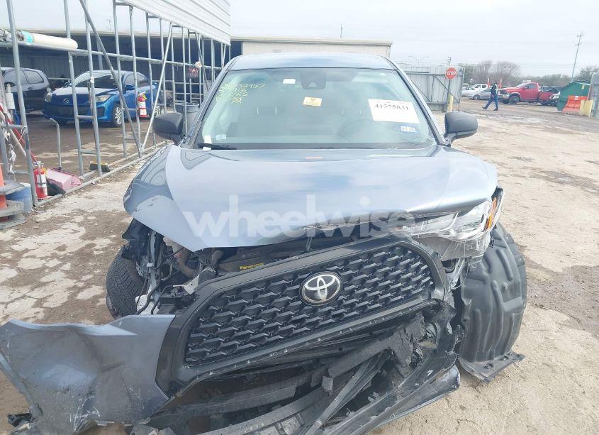 Photo 12 of 2022 Toyota Corolla CROSS L (VIN 7MUAAAAG2NV014916)