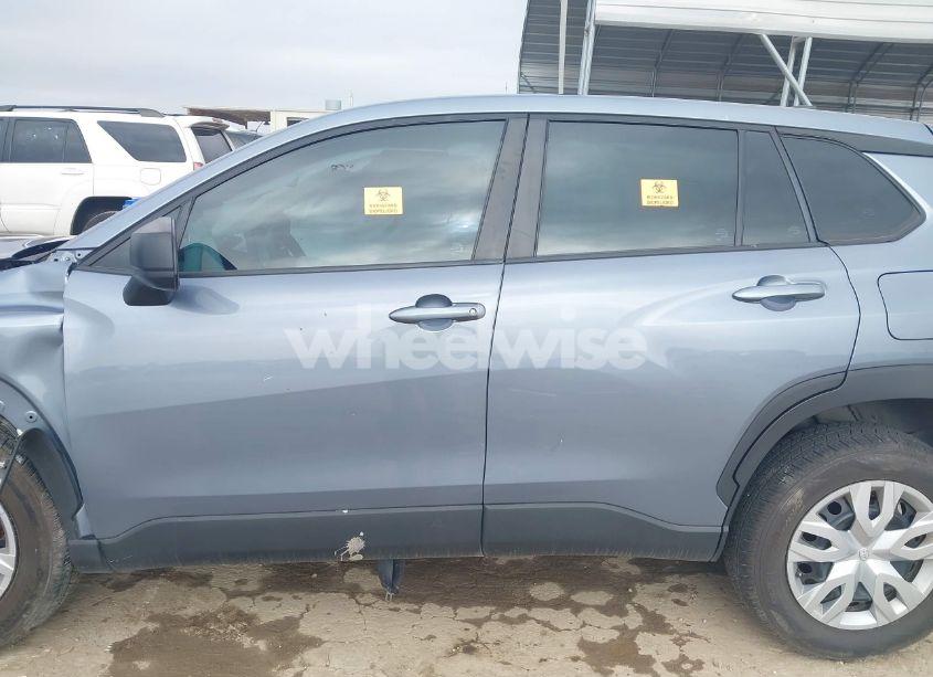 Photo 14 of 2022 Toyota Corolla CROSS L (VIN 7MUAAAAG2NV014916)