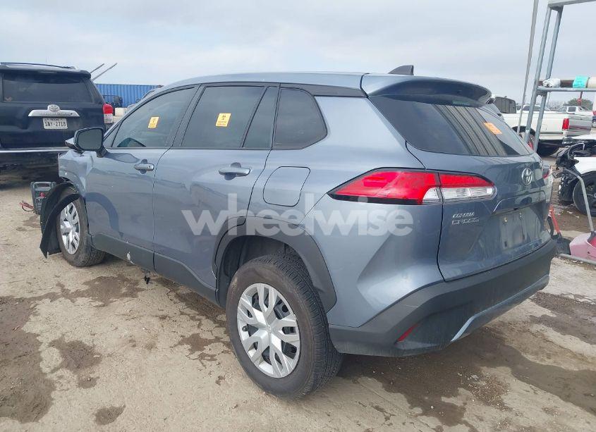 Photo 3 of 2022 Toyota Corolla CROSS L (VIN 7MUAAAAG2NV014916)