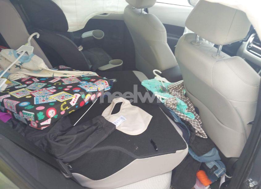 Photo 8 of 2022 Toyota Corolla CROSS L (VIN 7MUAAAAG2NV014916)