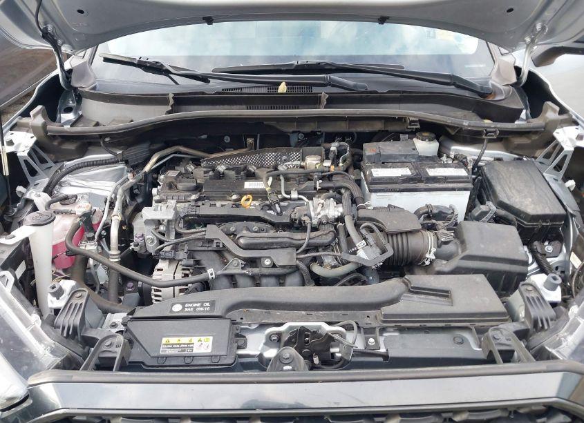 Photo 10 of 2022 Toyota Corolla CROSS L (VIN 7MUAAAAG4NV007630)