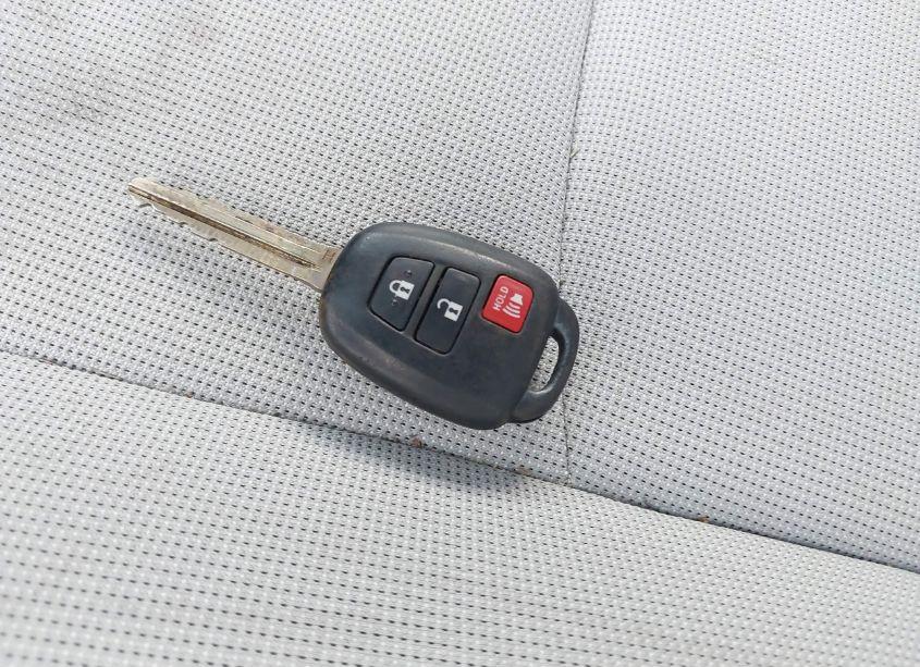 Photo 11 of 2022 Toyota Corolla CROSS L (VIN 7MUAAAAG4NV007630)