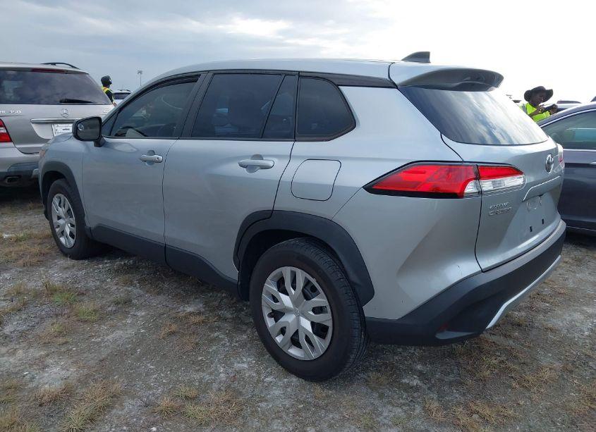 Photo 3 of 2022 Toyota Corolla CROSS L (VIN 7MUAAAAG4NV007630)