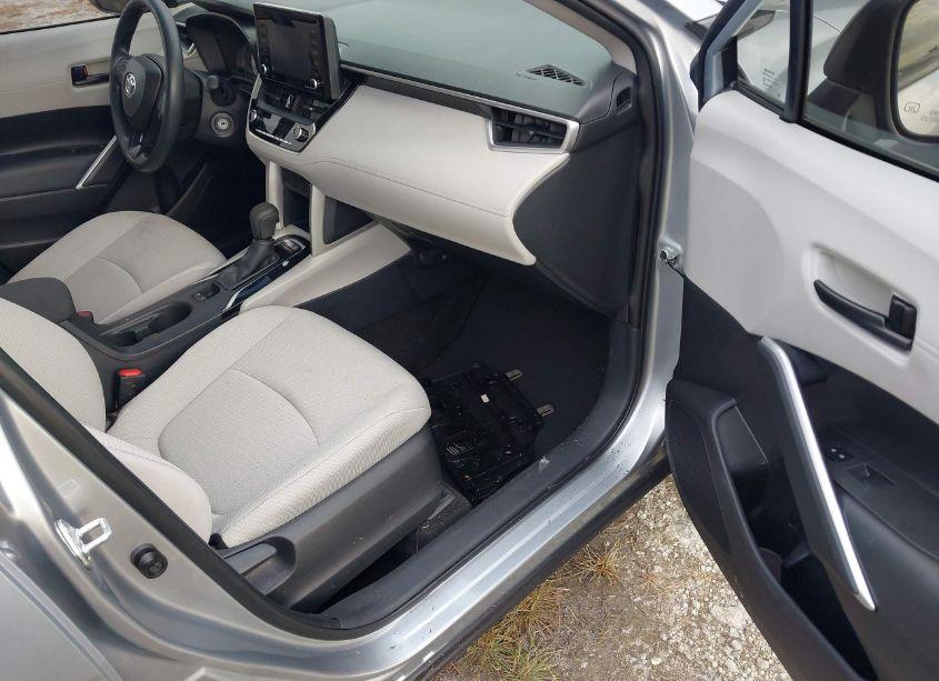 Photo 5 of 2022 Toyota Corolla CROSS L (VIN 7MUAAAAG4NV007630)