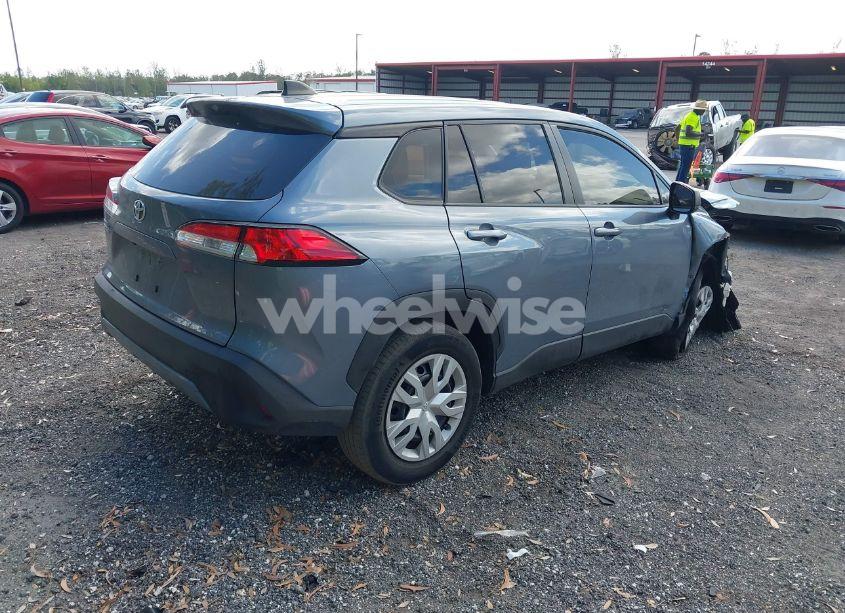 Photo 4 of 2022 Toyota Corolla CROSS L (VIN 7MUAAAAG4NV023780)