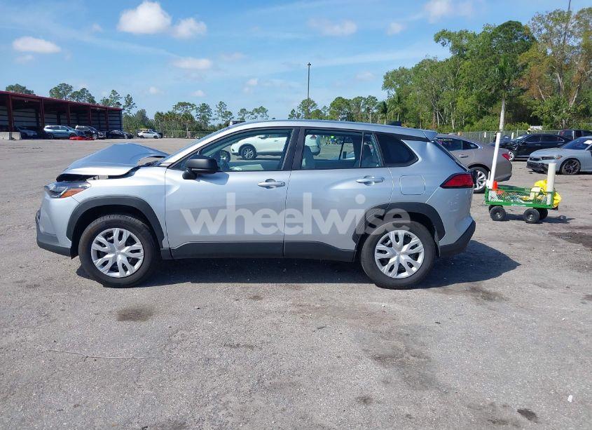 Photo 13 of 2024 Toyota Corolla CROSS L (VIN 7MUAAAAG4RV082432)