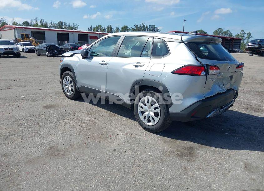 Photo 3 of 2024 Toyota Corolla CROSS L (VIN 7MUAAAAG4RV082432)