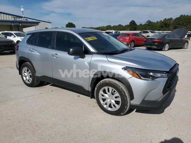 Photo 2 of 2025 TOYOTA COROLLA CROSS L (VIN 7MUAAAAG4SV136463)