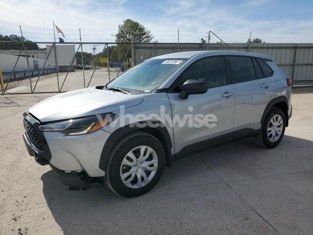 Photo 6 of 2025 TOYOTA COROLLA CROSS L (VIN 7MUAAAAG4SV136463)