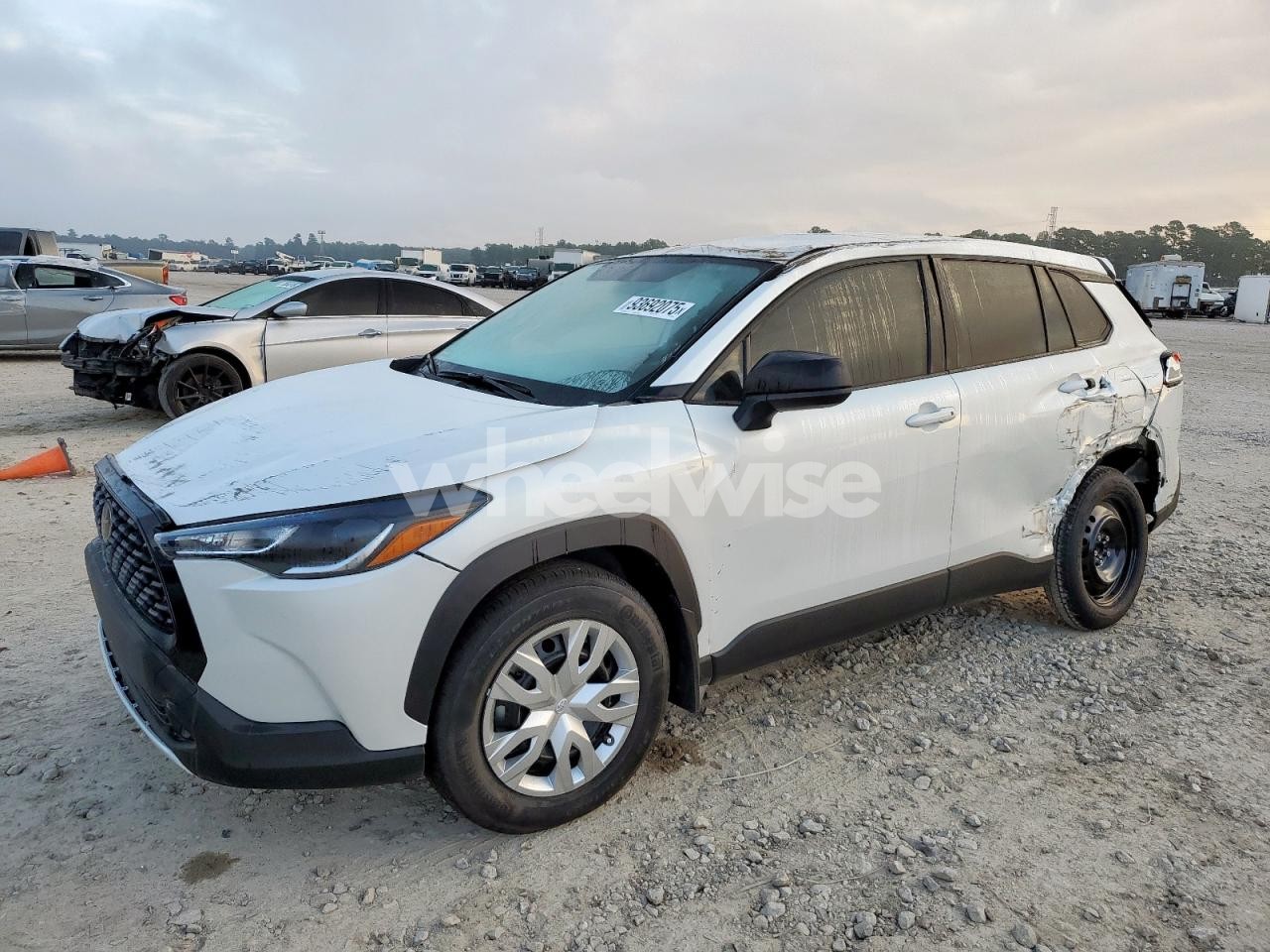 2025 TOYOTA COROLLA CROSS L (VIN 7MUAAAAG4SV146331) main photo