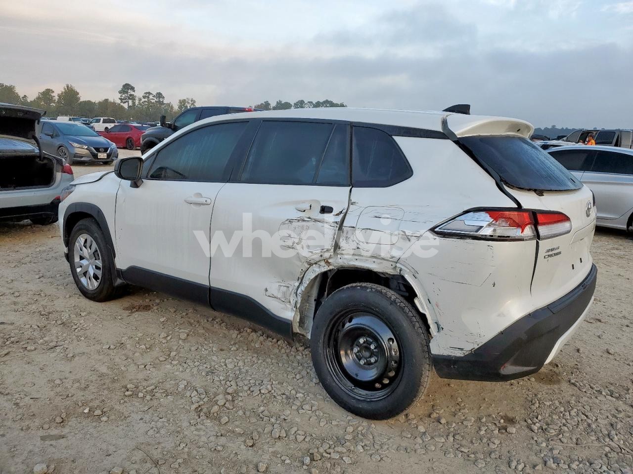 Photo 2 of 2025 TOYOTA COROLLA CROSS L (VIN 7MUAAAAG4SV146331)