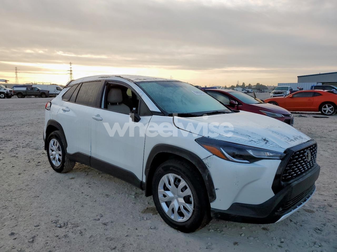 Photo 4 of 2025 TOYOTA COROLLA CROSS L (VIN 7MUAAAAG4SV146331)