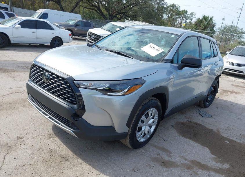 Photo 2 of 2022 Toyota Corolla CROSS L (VIN 7MUAAAAG5NV035601)