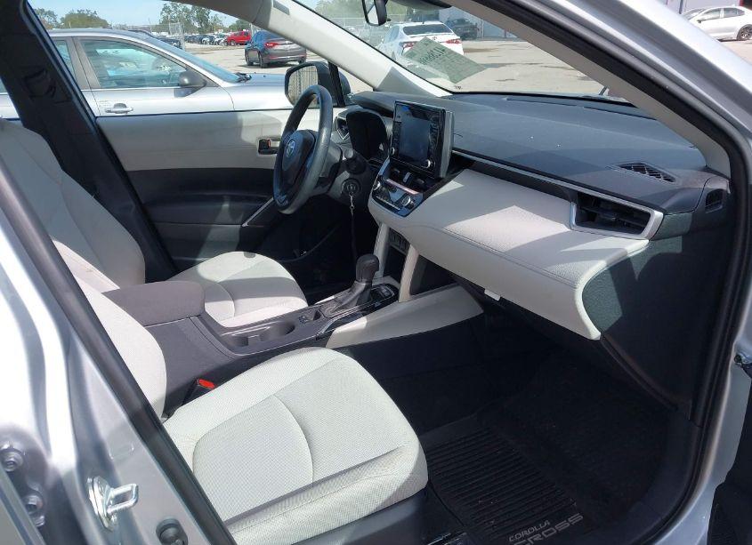 Photo 5 of 2022 Toyota Corolla CROSS L (VIN 7MUAAAAG5NV035601)