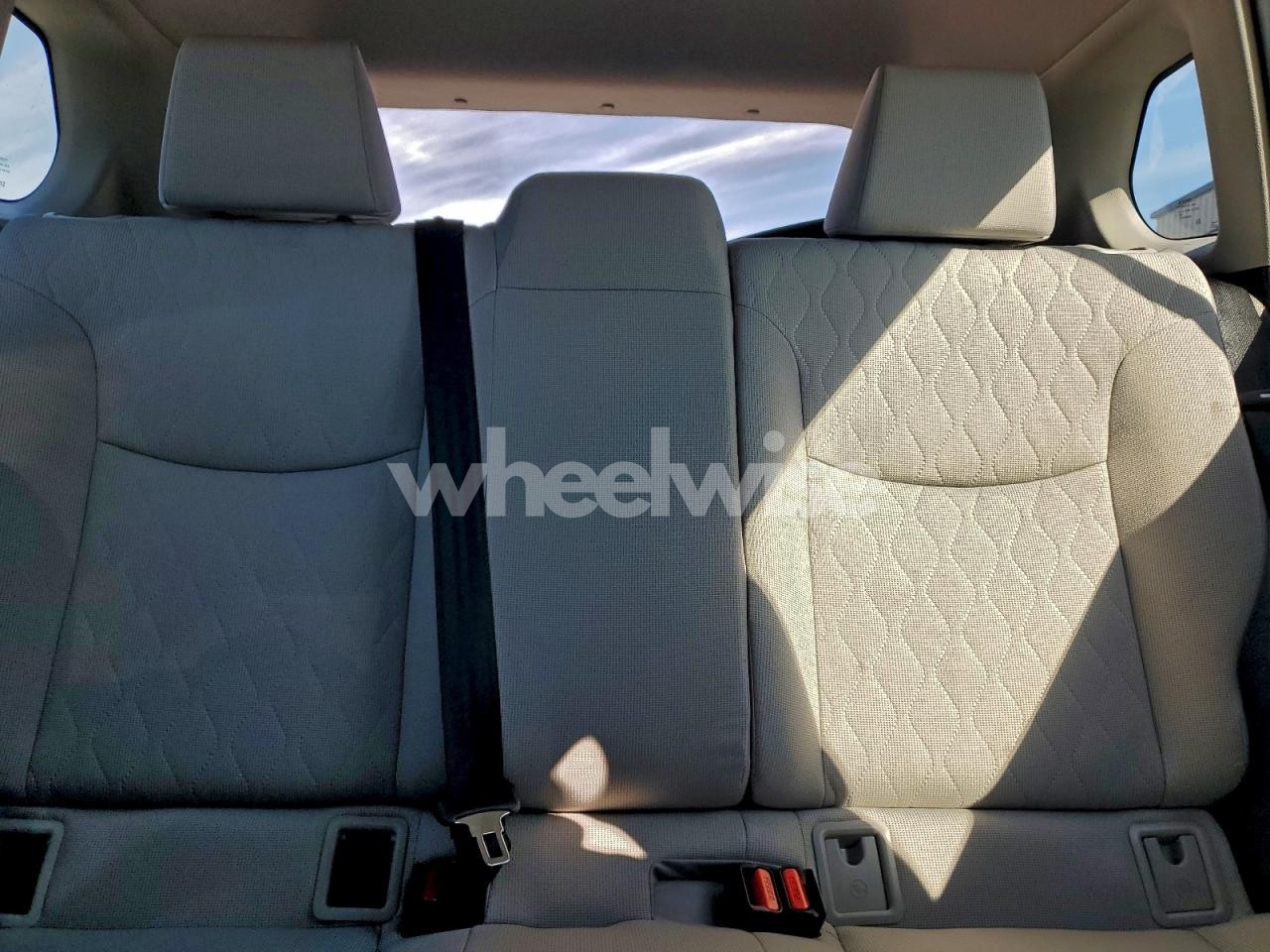 Photo 10 of 2025 TOYOTA COROLLA CROSS L (VIN 7MUAAAAG5SV135967)