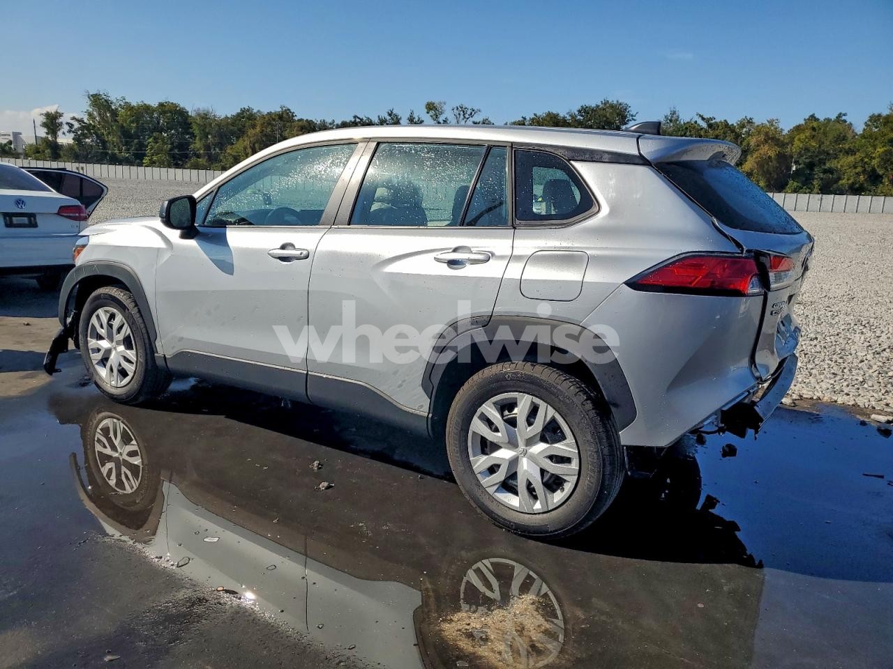 Photo 2 of 2025 TOYOTA COROLLA CROSS L (VIN 7MUAAAAG5SV135967)