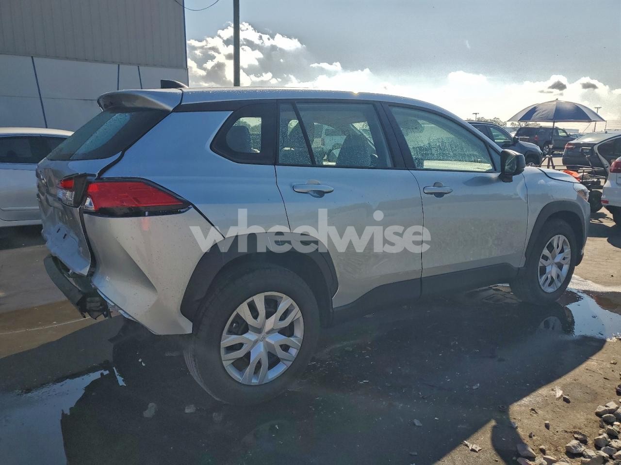 Photo 3 of 2025 TOYOTA COROLLA CROSS L (VIN 7MUAAAAG5SV135967)