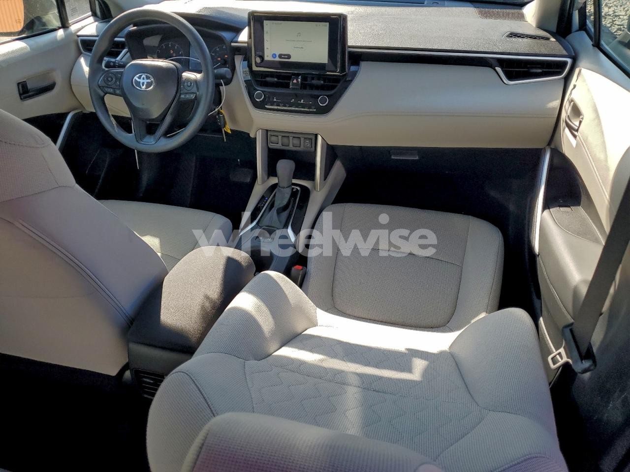 Photo 8 of 2025 TOYOTA COROLLA CROSS L (VIN 7MUAAAAG5SV135967)