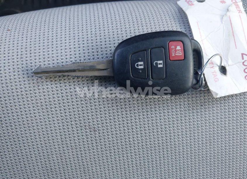 Photo 11 of 2022 Toyota Corolla CROSS L (VIN 7MUAAAAG6NV010688)