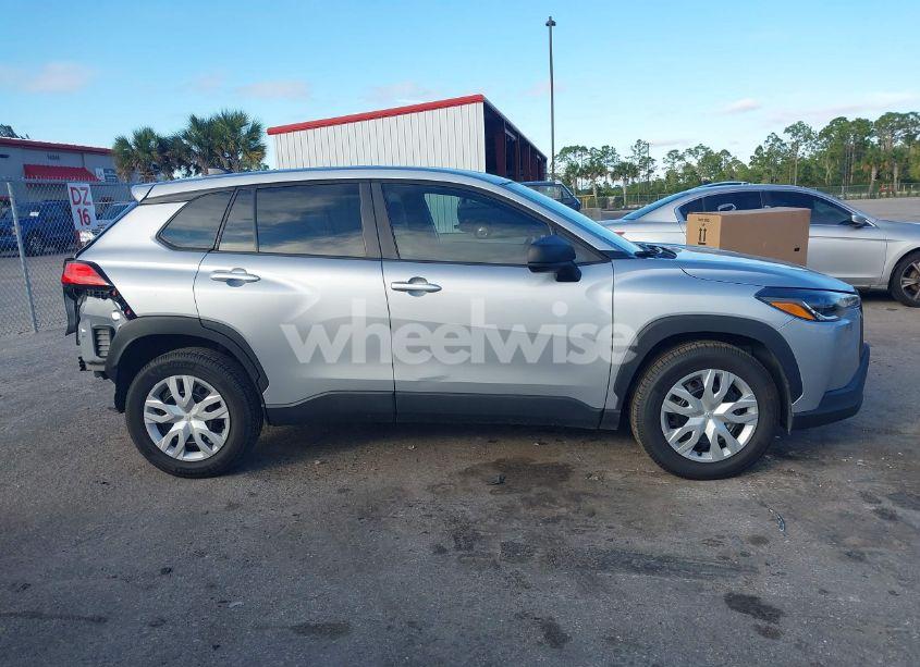 Photo 14 of 2022 Toyota Corolla CROSS L (VIN 7MUAAAAG6NV010688)