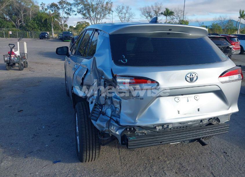 Photo 18 of 2022 Toyota Corolla CROSS L (VIN 7MUAAAAG6NV010688)