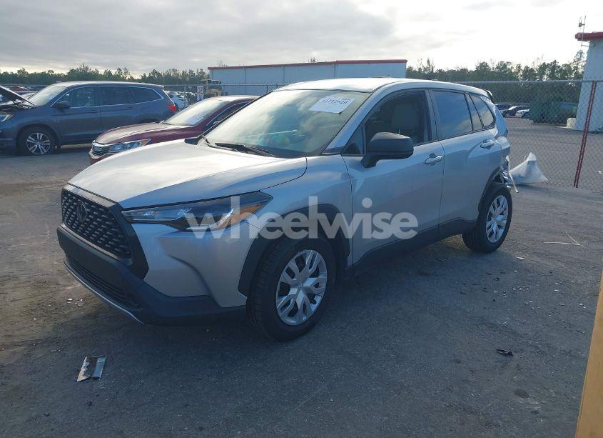 Photo 2 of 2022 Toyota Corolla CROSS L (VIN 7MUAAAAG6NV010688)