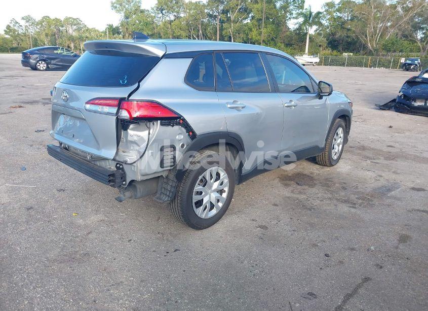 Photo 4 of 2022 Toyota Corolla CROSS L (VIN 7MUAAAAG6NV010688)