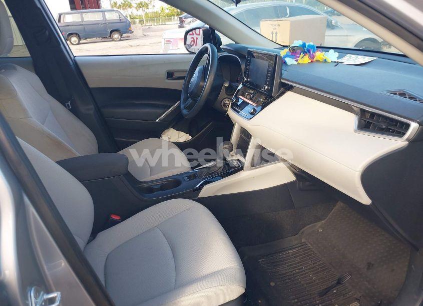 Photo 5 of 2022 Toyota Corolla CROSS L (VIN 7MUAAAAG6NV010688)