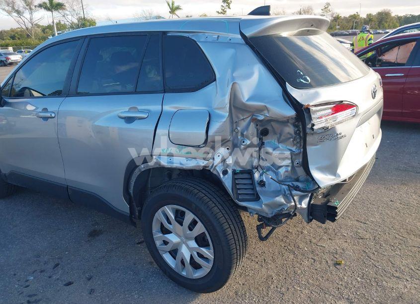 Photo 6 of 2022 Toyota Corolla CROSS L (VIN 7MUAAAAG6NV010688)