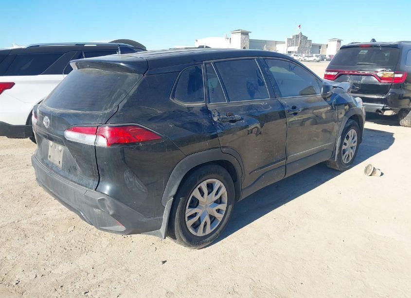 Photo 4 of 2022 Toyota Corolla CROSS L (VIN 7MUAAAAG6NV029953)