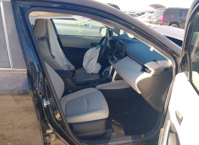 Photo 5 of 2022 Toyota Corolla CROSS L (VIN 7MUAAAAG6NV029953)