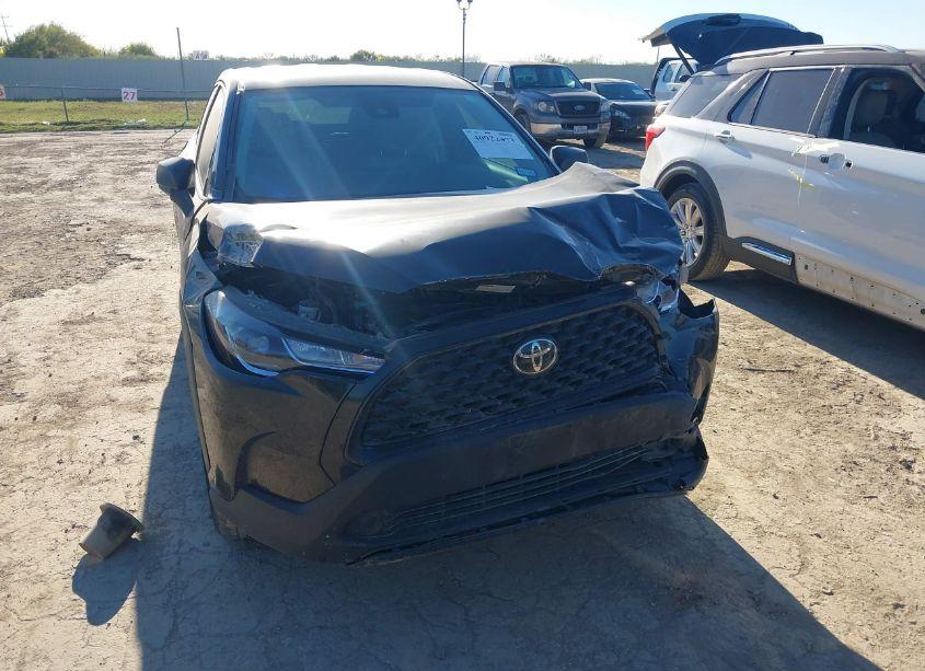 Photo 6 of 2022 Toyota Corolla CROSS L (VIN 7MUAAAAG6NV029953)