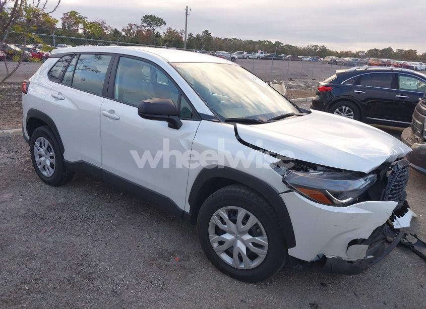 2022 Toyota Corolla CROSS L (VIN 7MUAAAAG6NV031525) main photo