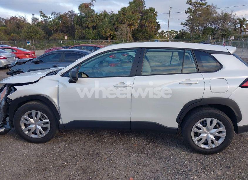 Photo 14 of 2022 Toyota Corolla CROSS L (VIN 7MUAAAAG6NV031525)