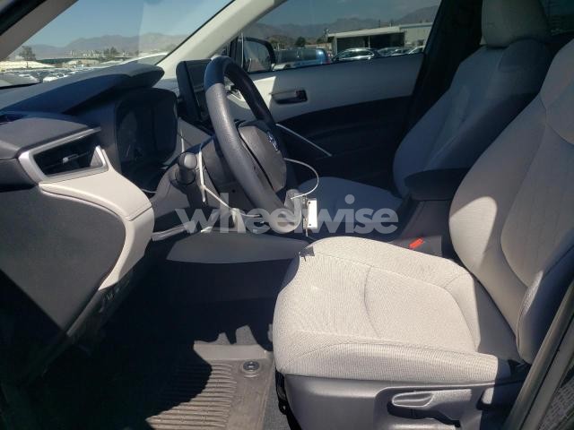 Photo 10 of 2025 TOYOTA COROLLA CROSS L (VIN 7MUAAAAG6SV138621)