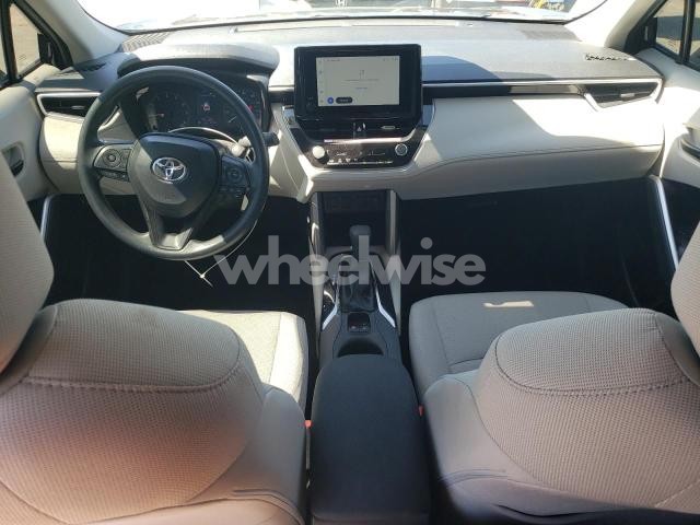 Photo 3 of 2025 TOYOTA COROLLA CROSS L (VIN 7MUAAAAG6SV138621)