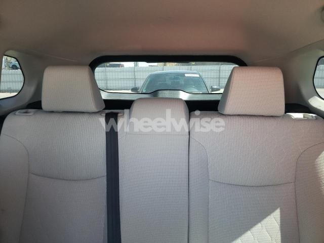 Photo 4 of 2025 TOYOTA COROLLA CROSS L (VIN 7MUAAAAG6SV138621)