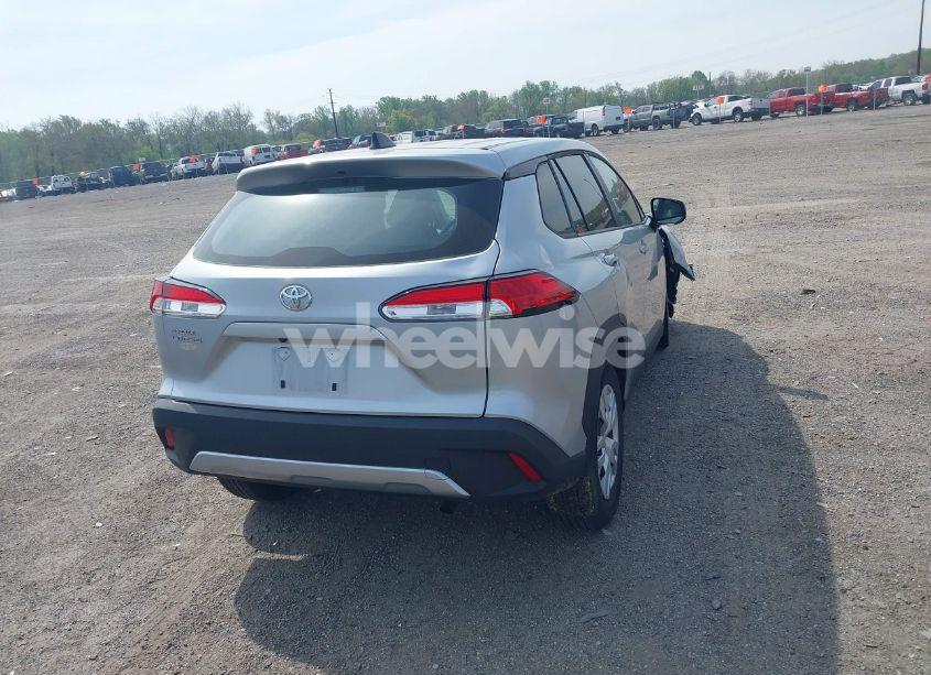 Photo 16 of 2022 Toyota Corolla CROSS L (VIN 7MUAAAAG7NV009940)