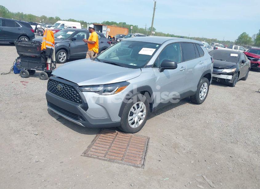 Photo 2 of 2022 Toyota Corolla CROSS L (VIN 7MUAAAAG7NV009940)