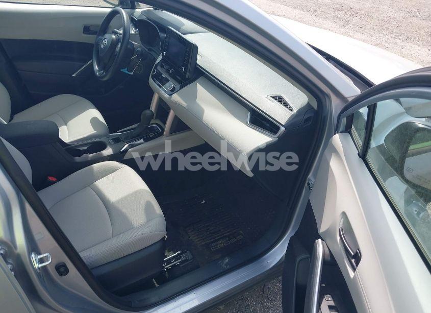 Photo 5 of 2022 Toyota Corolla CROSS L (VIN 7MUAAAAG7NV009940)