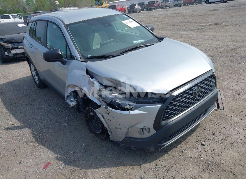 Photo 6 of 2022 Toyota Corolla CROSS L (VIN 7MUAAAAG7NV009940)